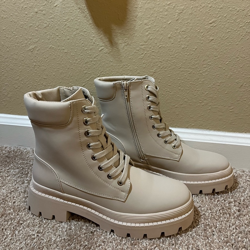 Off white/cream combat boots